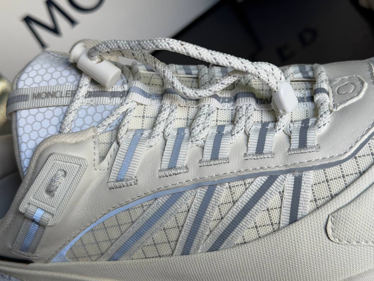 Moncler Trailgrip GTX — Blanc cassé